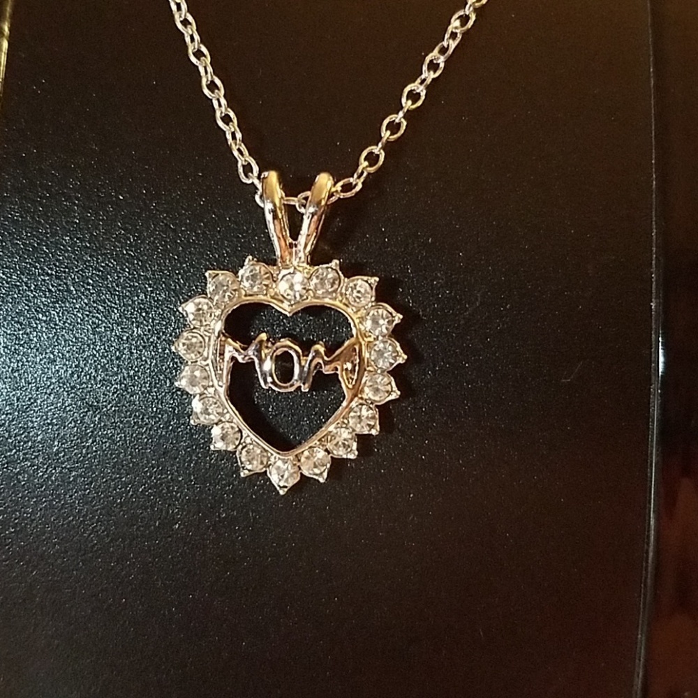 MOM Rhinestone Heart Silver Tone 16"